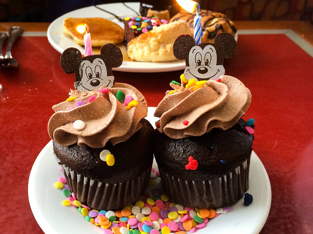 Descubra o que comer na Disney e fuja do tradicional hambúrguer com batata frita!